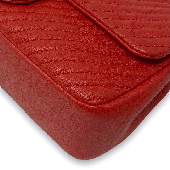 Chanel Wrinkled Lambskin Chevron Flap Red - Picture 8 of 13